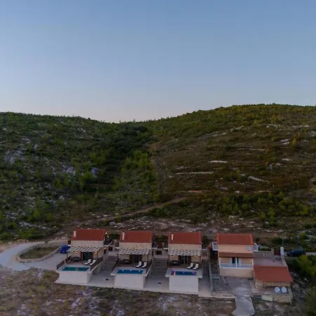 Maritina 度假居 *